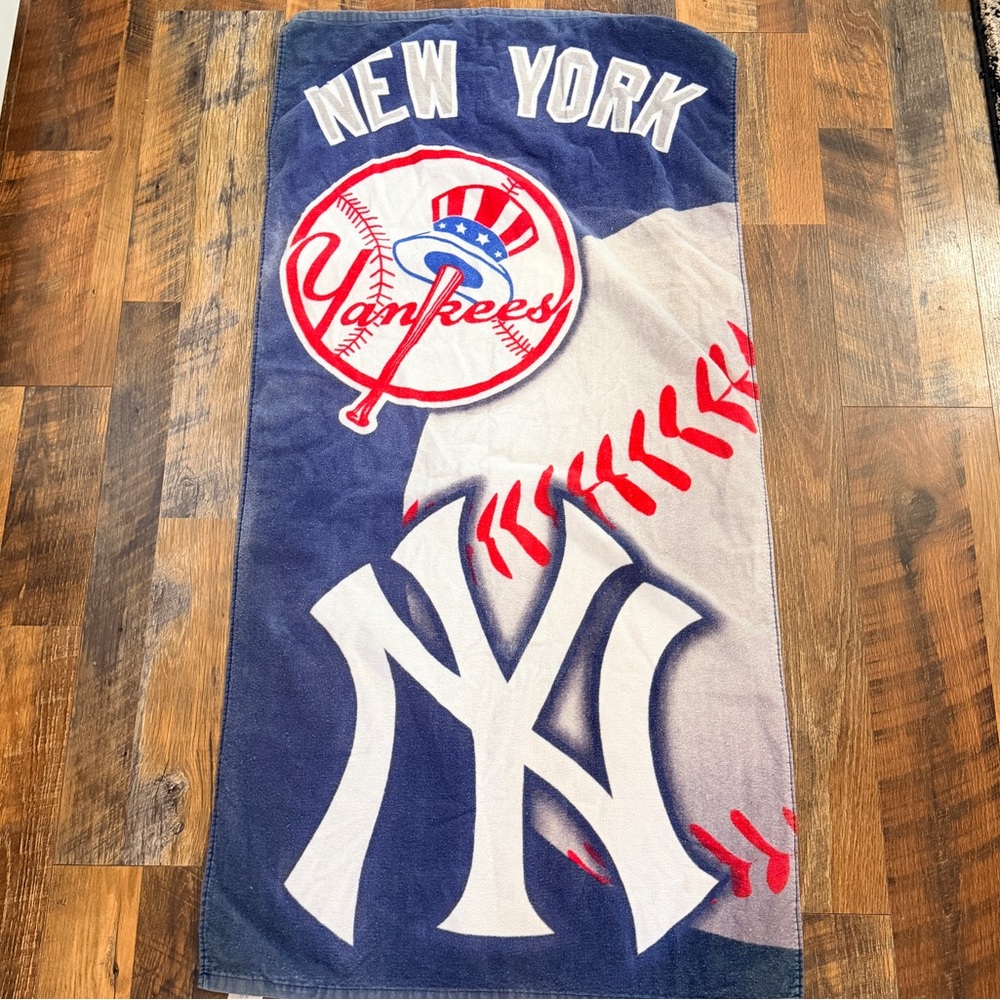 New York Yankees Blue and White Towel Genuine Merchandise